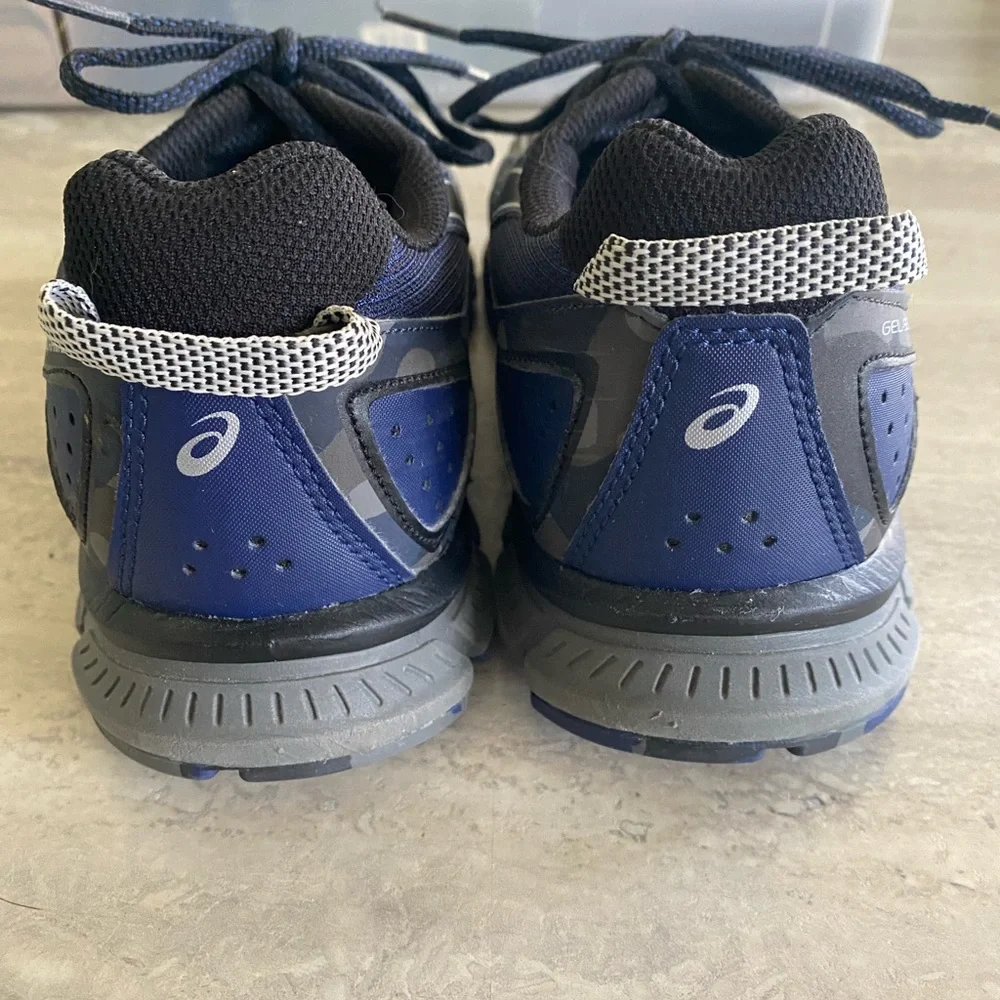 ASICS - Picture 5 of 5